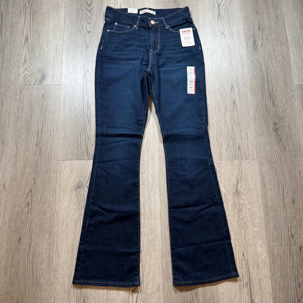 NWT Signature by Levi Strauss Mid-Rise Bootcut Jeans Indigo Blue 2M W26 L32